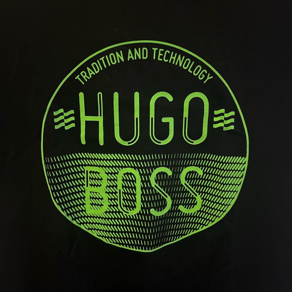 Hugo Boss print Tee - Picture 3 of 7
